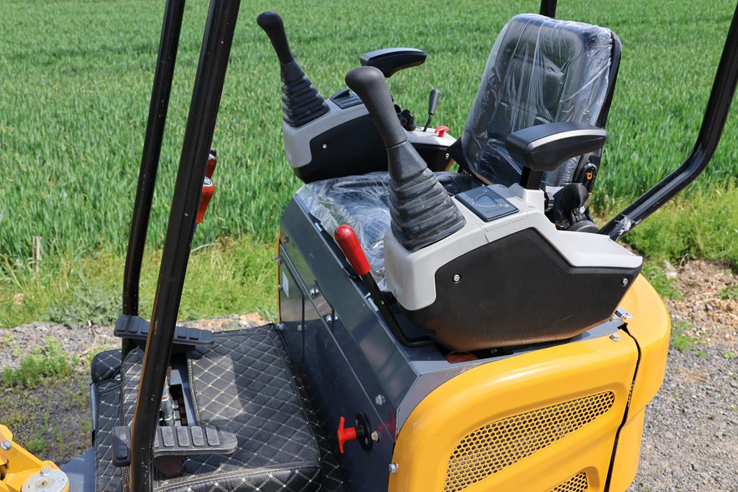 Mini-pelle APS OKW17 avec bras de torsion – Image 12