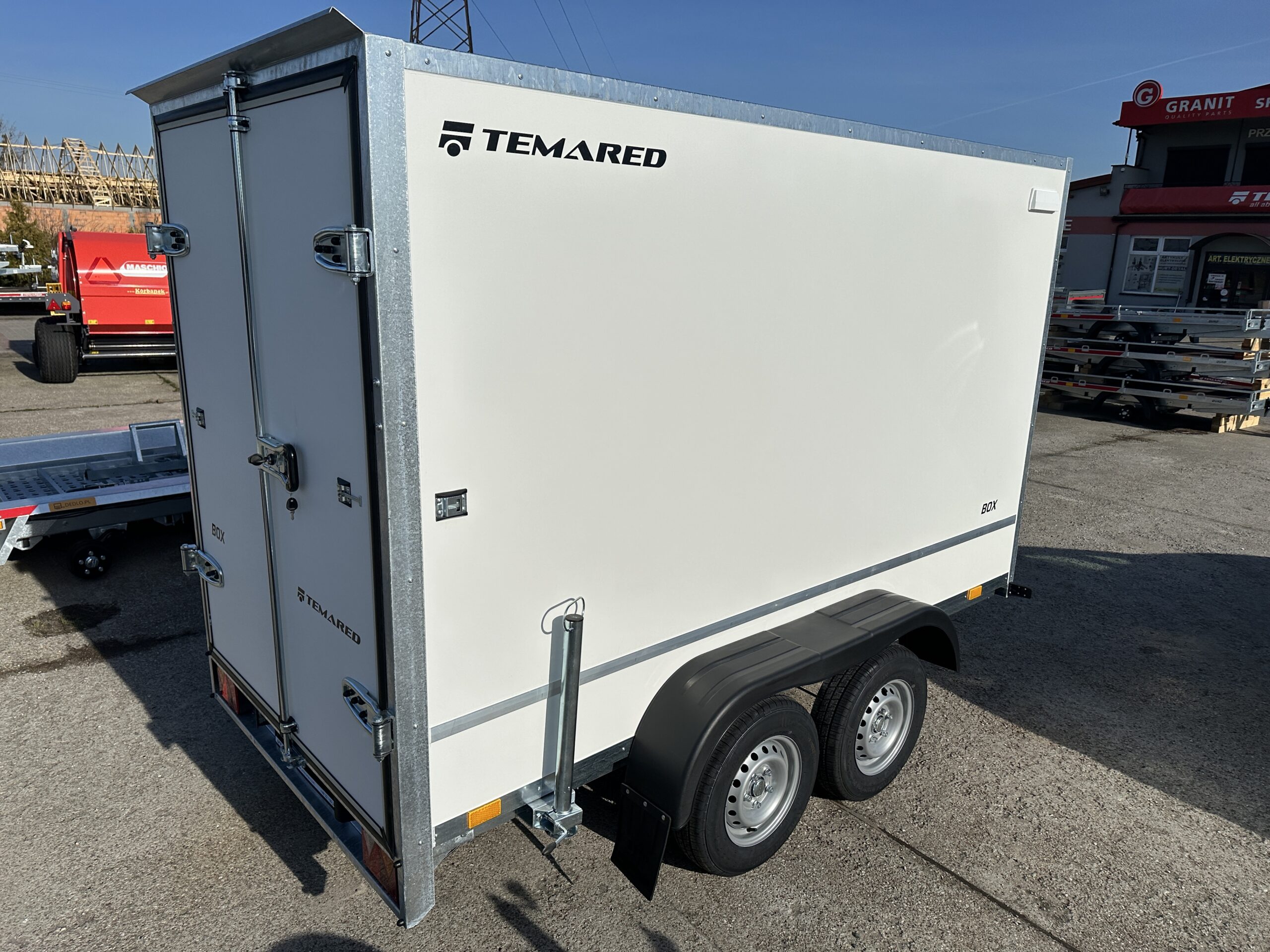 Remorque Furgon BOX 3015/2 Temared deux essieux freinés 2000kg – Image 6