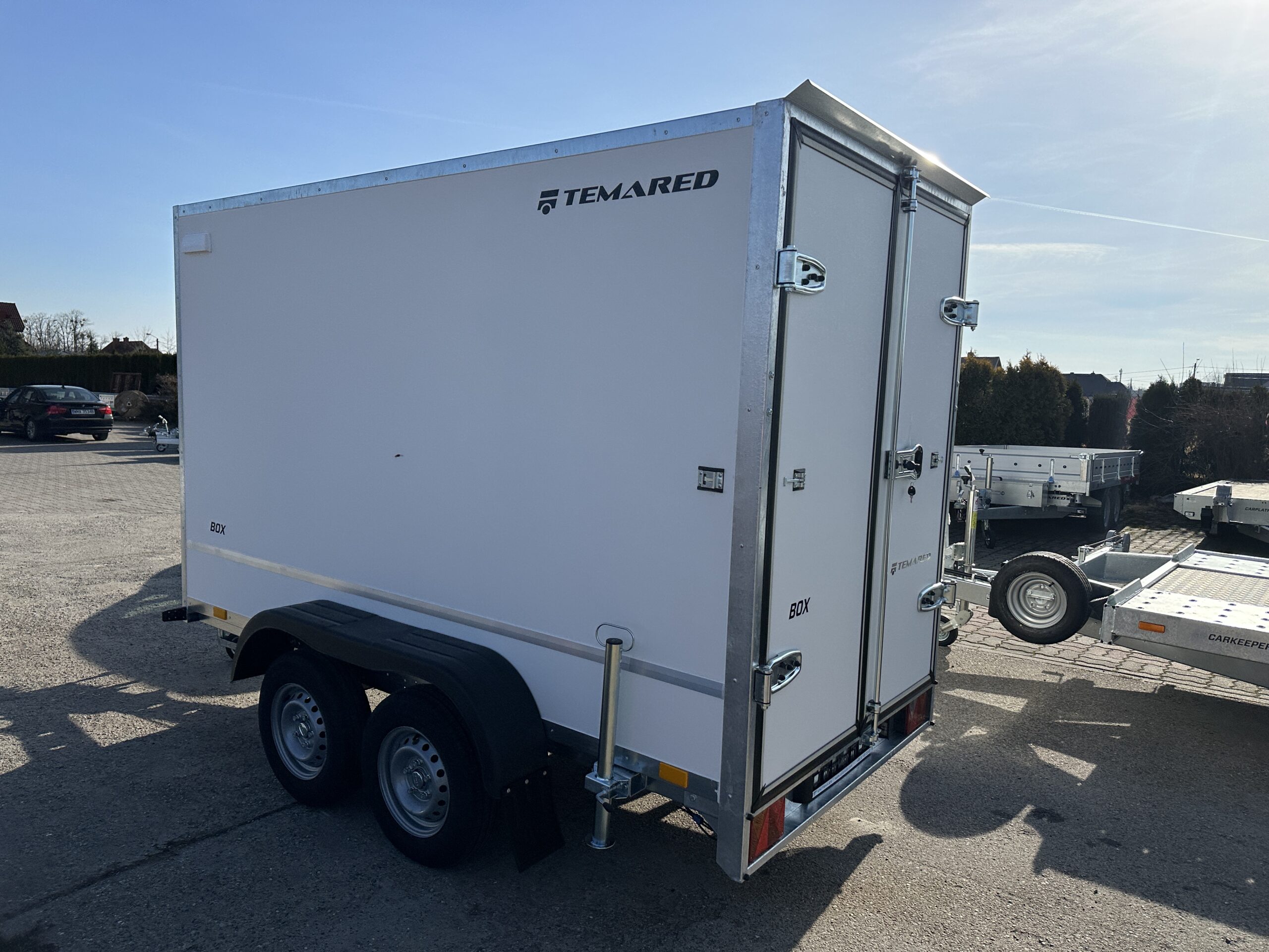 Remorque Furgon BOX 3015/2 Temared deux essieux freinés 2000kg – Image 8