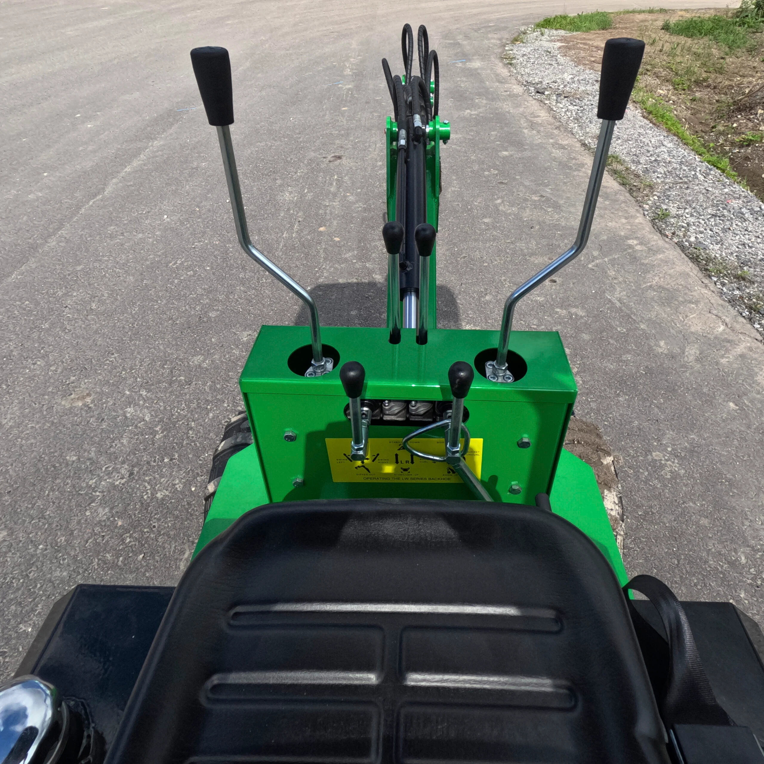 Mini-pelle sur roues Caivu HFT7 – Image 6